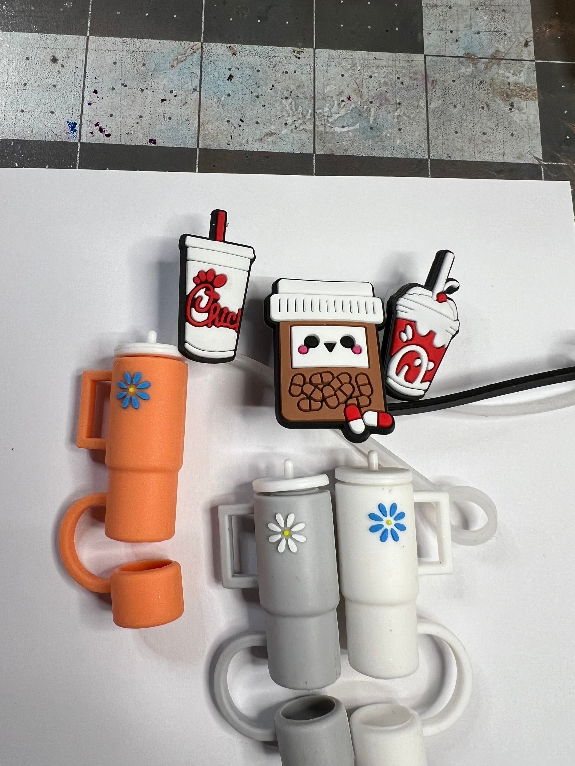 Cup toppers